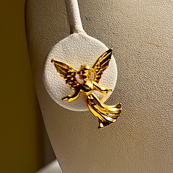 Angel Pin 👼 - Picture 4 of 5